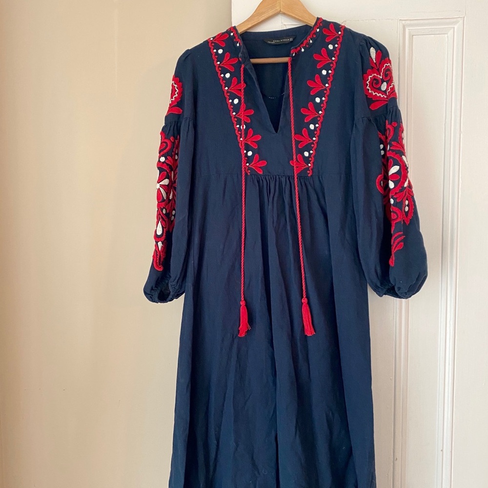 Zara embroidered dress size M